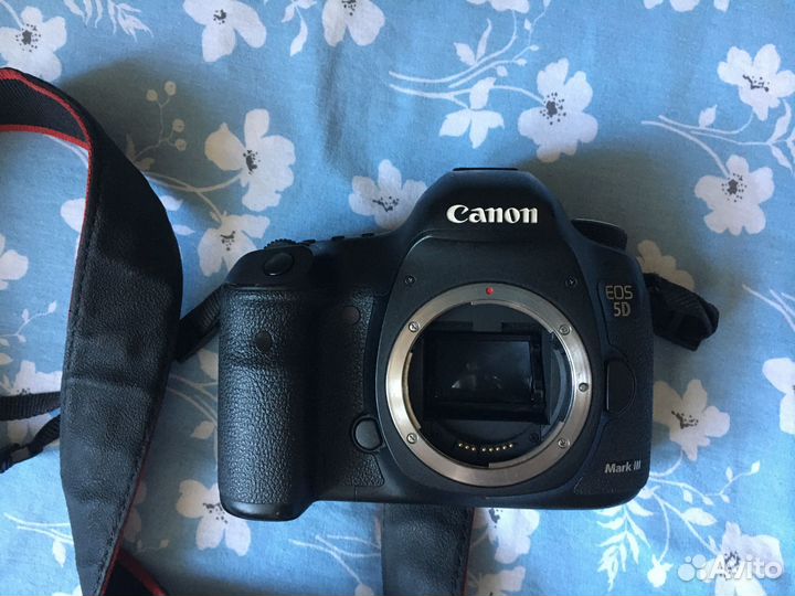 Камера Canon 5D Mark iii