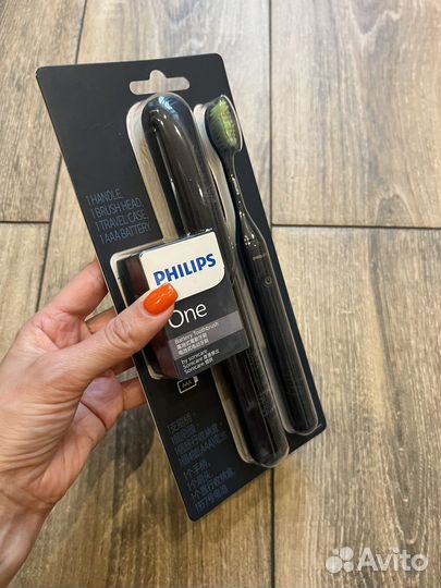 Электрическая зубная щетка philips