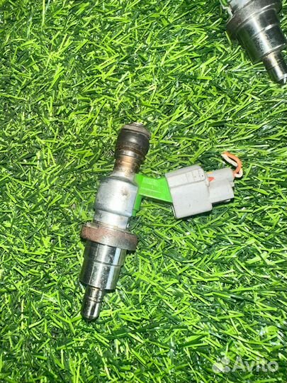 Форсунка топливная 1AZ 2AZ Toyota Avensis 2