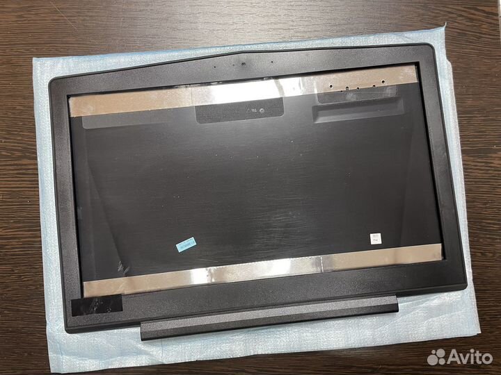 Новые крышка и рамка матрицы на Lenovo Y520-15