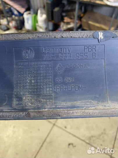 Молдинг крышки багажника на multivan