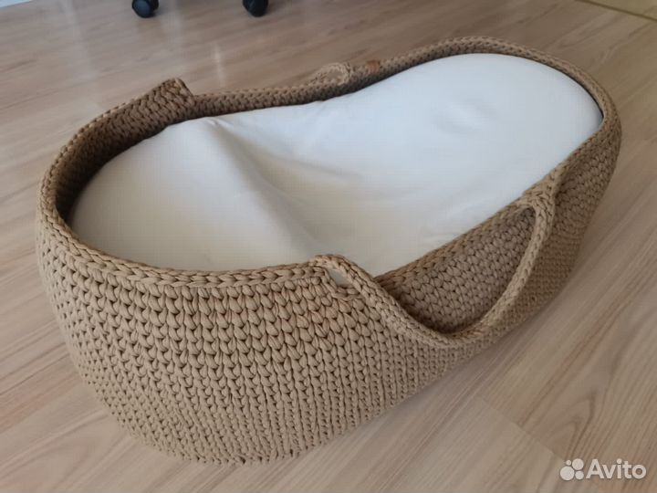 Шикарная плетеная корзина с коконом