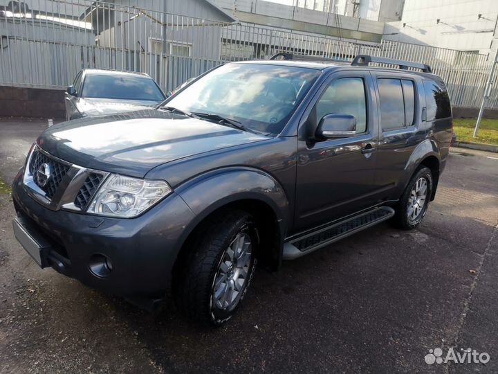 Nissan Pathfinder 2.5 AT, 2012, 198 500 км