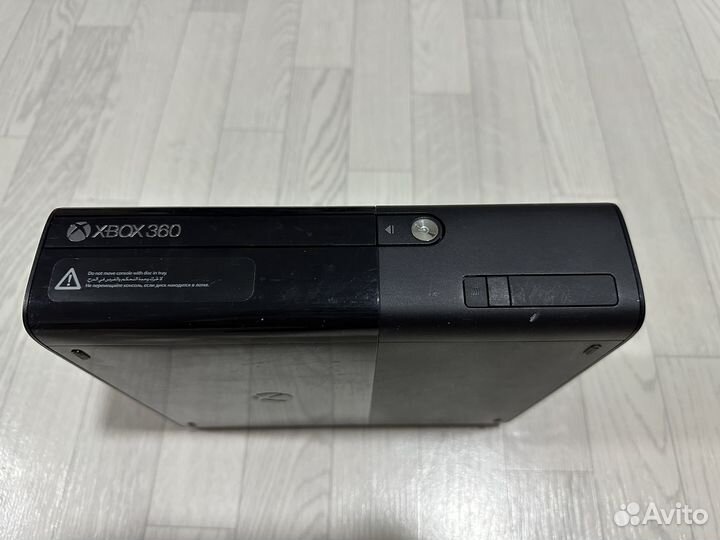 Xbox 360 Е прошитый Freeboot + игры