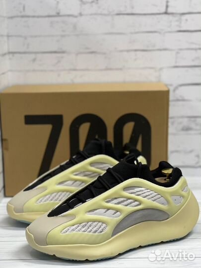 Adidas yeezy boost 700 v3