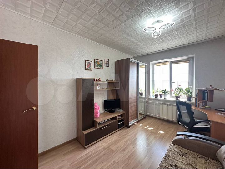 2-к. квартира, 54 м², 10/10 эт.