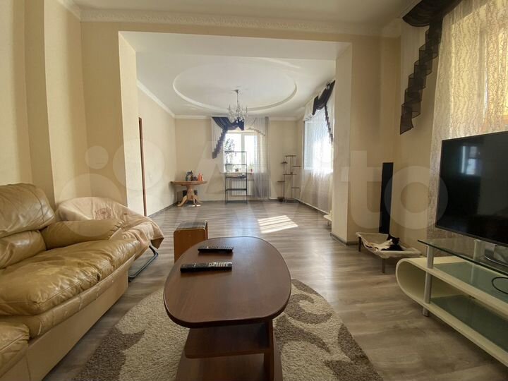 Дом 158 м² на участке 10,6 сот.