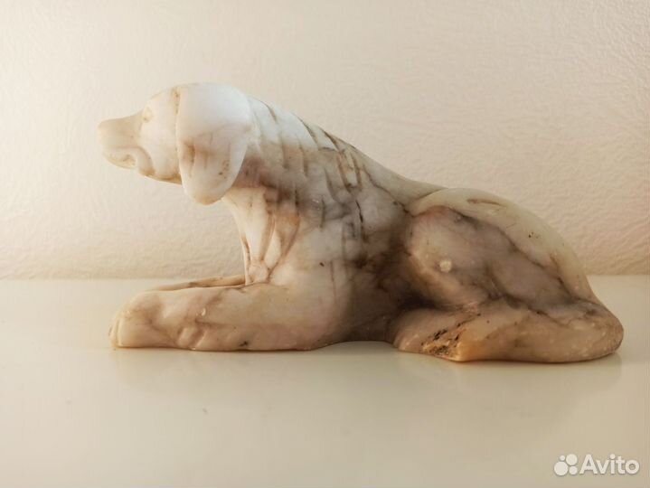 Статуэтка собака