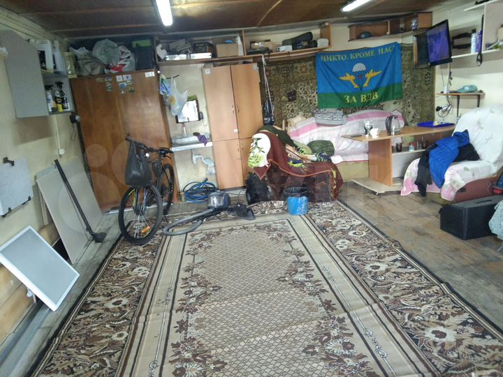 Гараж, > 30 м²