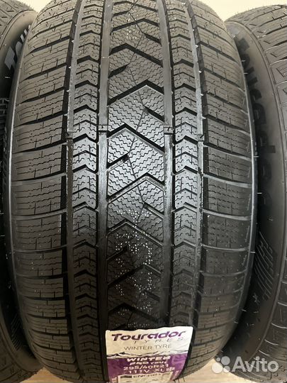 Tourador Winter Pro TSU1 295/40 R21 112V