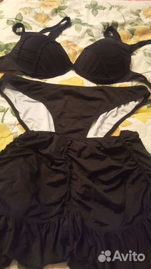 Купальники и шляпы