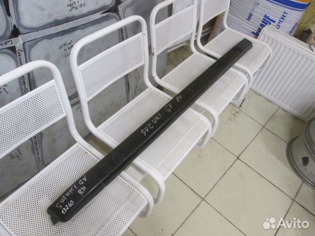 Крепеж рейлинга передний правый Suzuki Grand Vitar