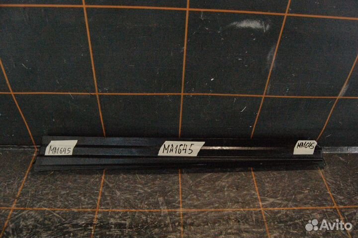 Накладка двери передней правой - Lexus NX