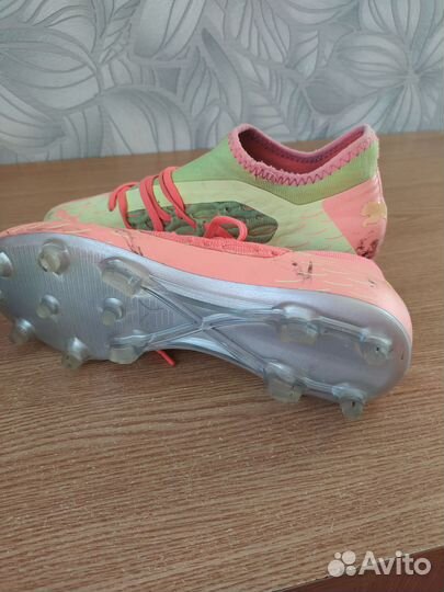 Футбольные бутсы puma future