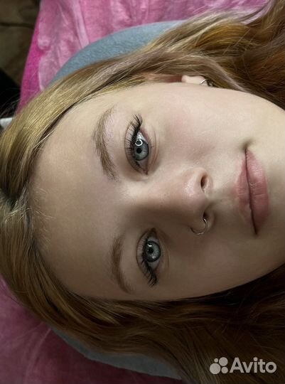 Модель на наращивание ресниц