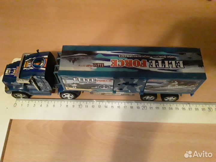 Машина игрушечная. Фура