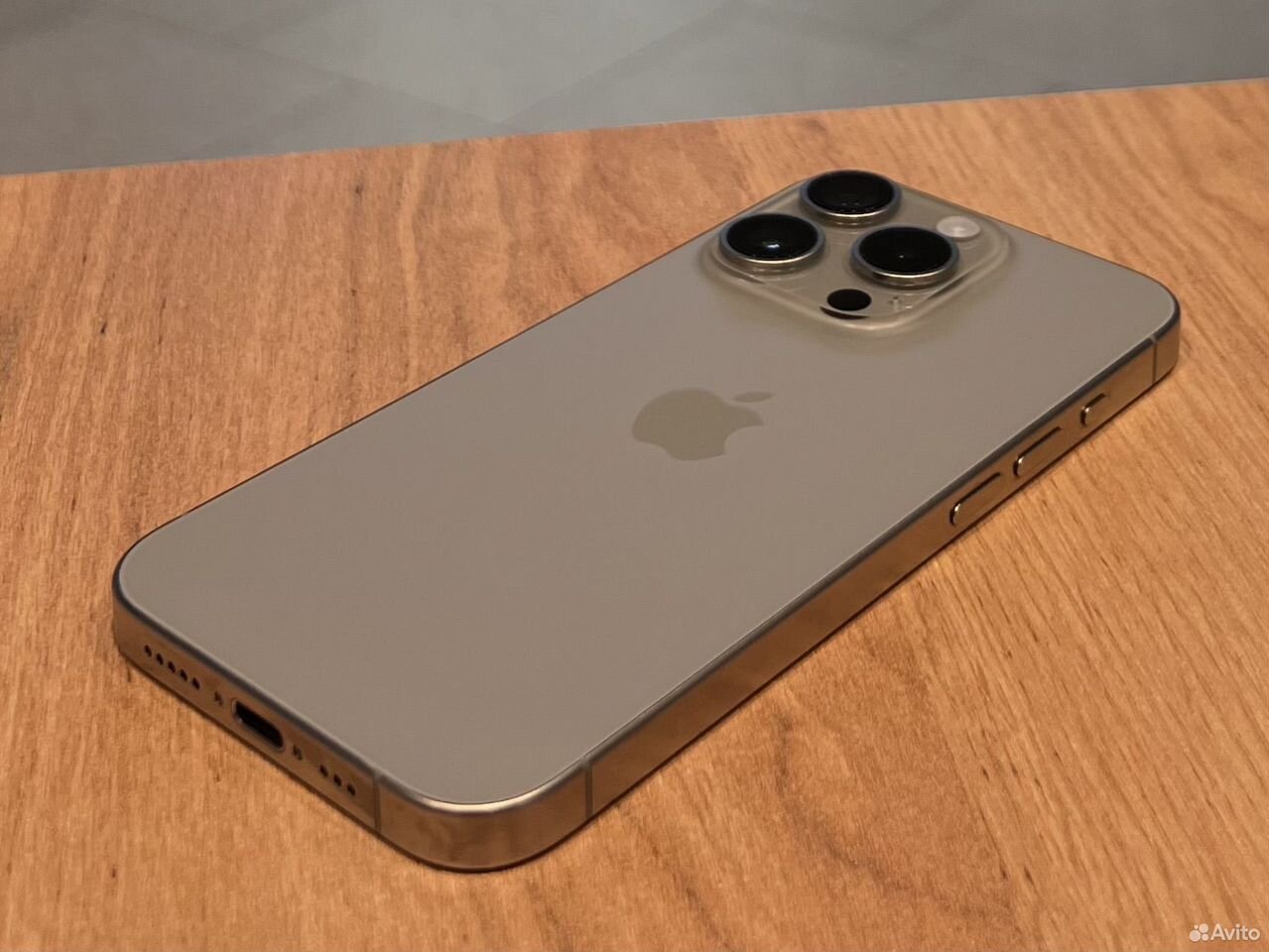 iPhone 15 Pro, 256 ГБ
