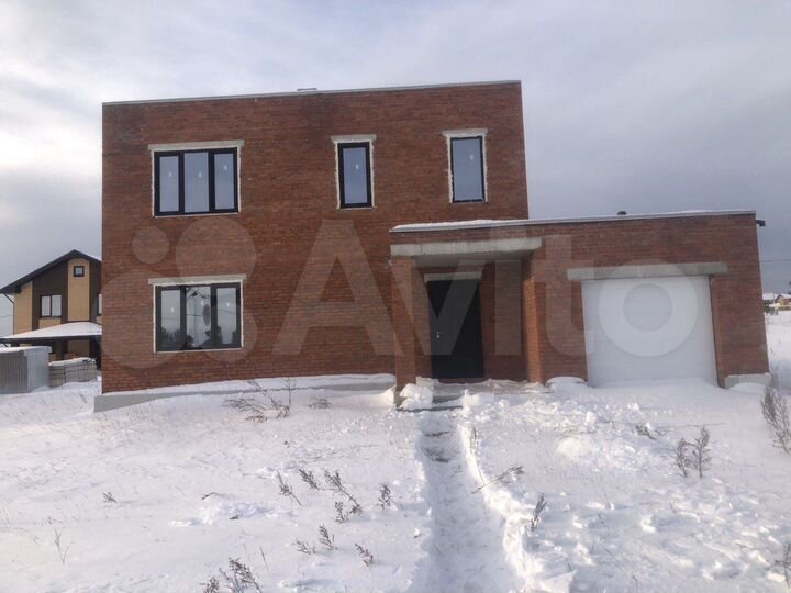 Коттедж 180 м² на участке 11 сот.