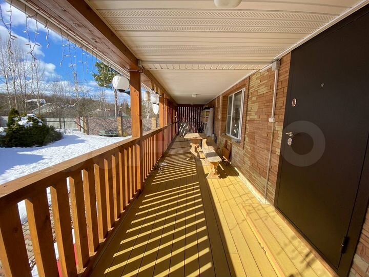 Коттедж 200 м² на участке 12 сот.