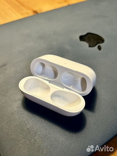 Кейс футляр Apple AirPods Pro 1 (б/у)