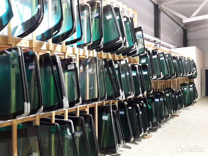 Стекло LR range rover evoque 2021- акустич, полный