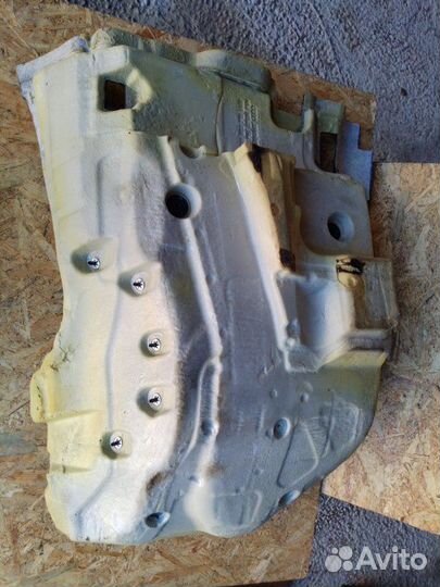 Ковер пола передний правый Audi A8 D4 long 4.2