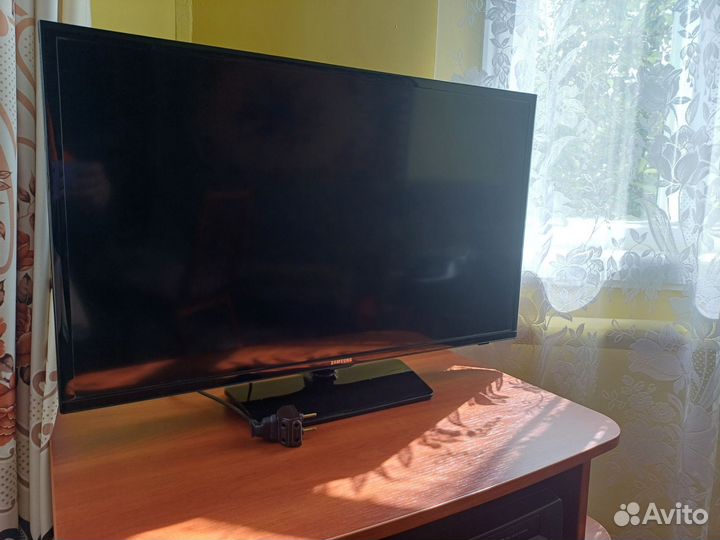 Телевизор samsung