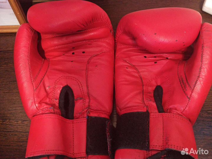 Боксерские перчатки