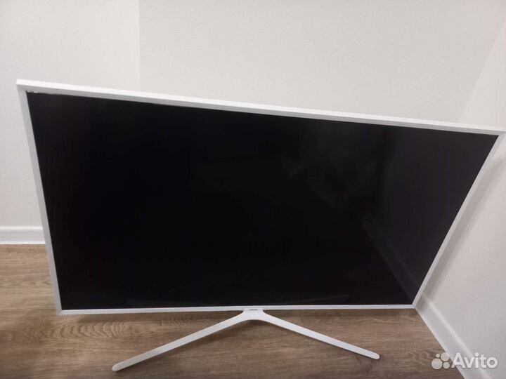 Телевизор smart TV samsung