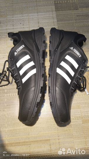 Adidas Terex абсолютно новые кроссовки