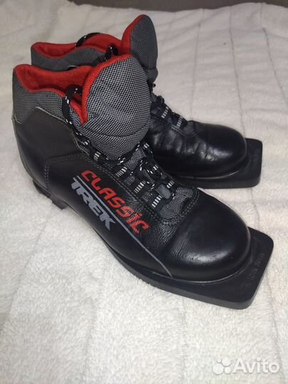 Лыжные ботинки