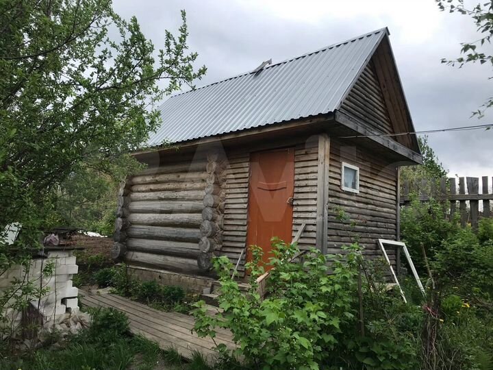 Дом 32 м² на участке 4 сот.