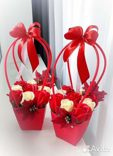 Букеты из бабочек и мыльных роз