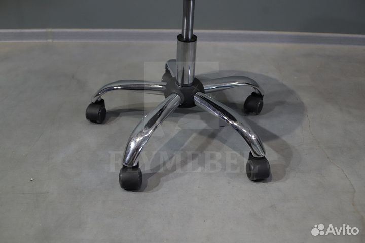 Кресло для мастера маникюра Таблетка