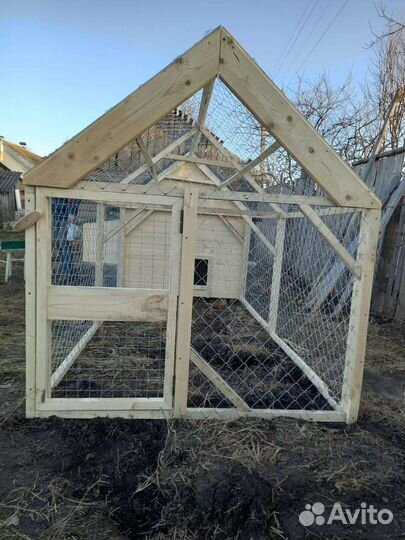 Курятник с выгулом. Очень удобный