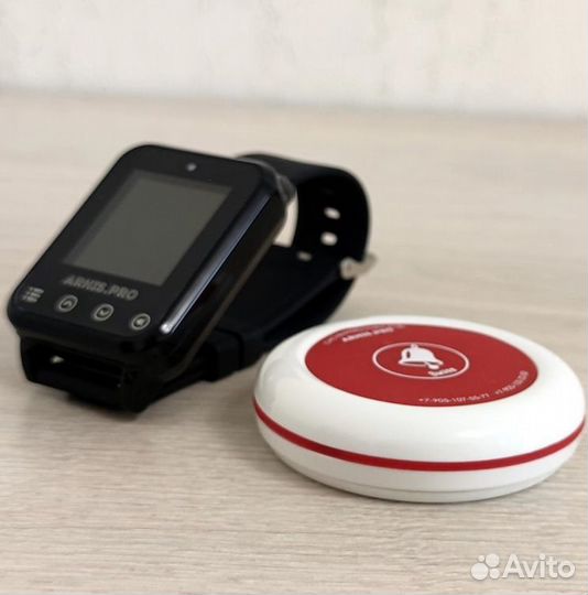 Кнопка вызова официанта и часы пейджер Элит