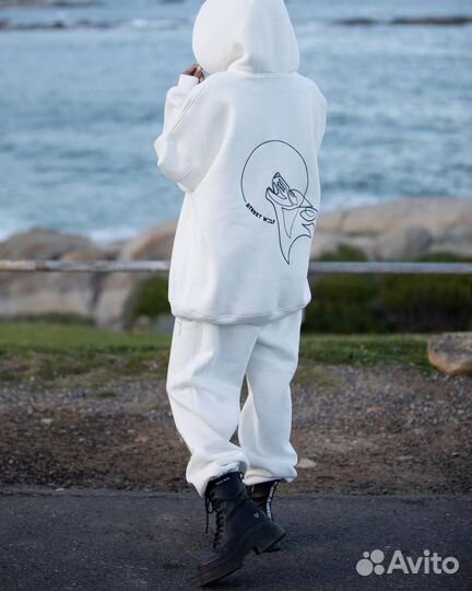 Костюм женский спортивный