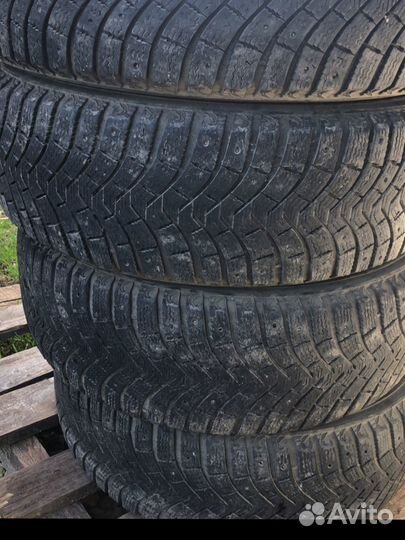 Michelin Latitude X-Ice North 215/70 R16 100