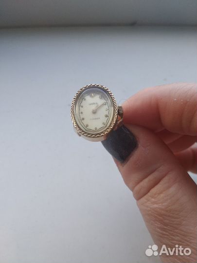 Часы винтажные чайка женские 17 камней