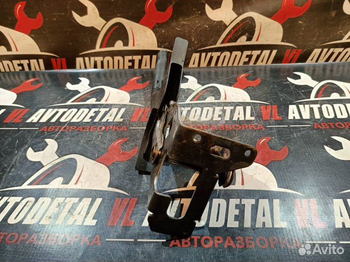 Ручник Mazda 3 седан 2006-2009