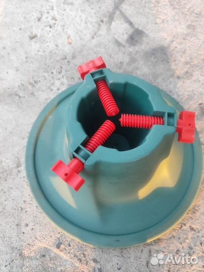 Подставка под новогоднюю ёлку