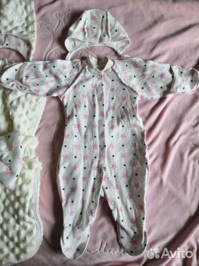 Комплект на выписку для девочки весна