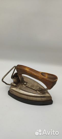 Утюг высота 13 см, ручка дерево, металл размер ни
