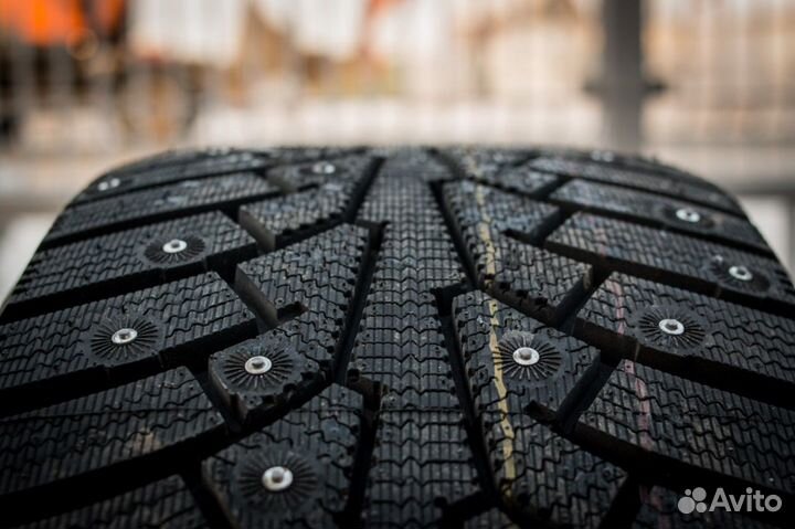 Pirelli Ice Zero 275/50 R21