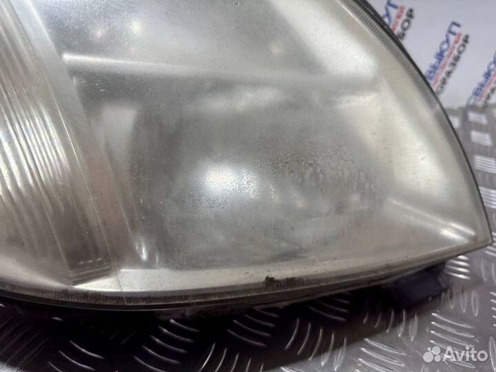 Фара правая Nissan Teana J31