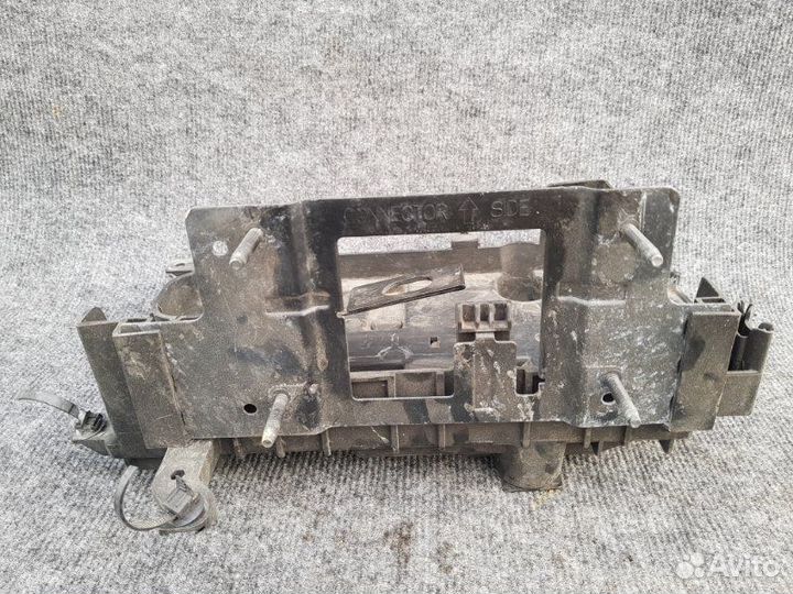 Площадка крепления аккумулятора Opel Mokka A16XER