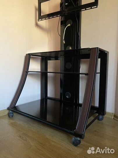 Тумба под телевизор стеклянная с кронштейном