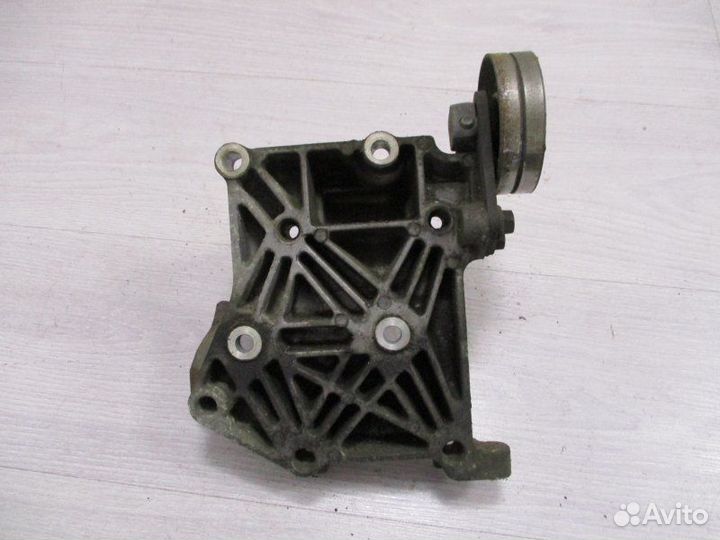 Кронштейн генератора Nissan Primera 1.8 2003