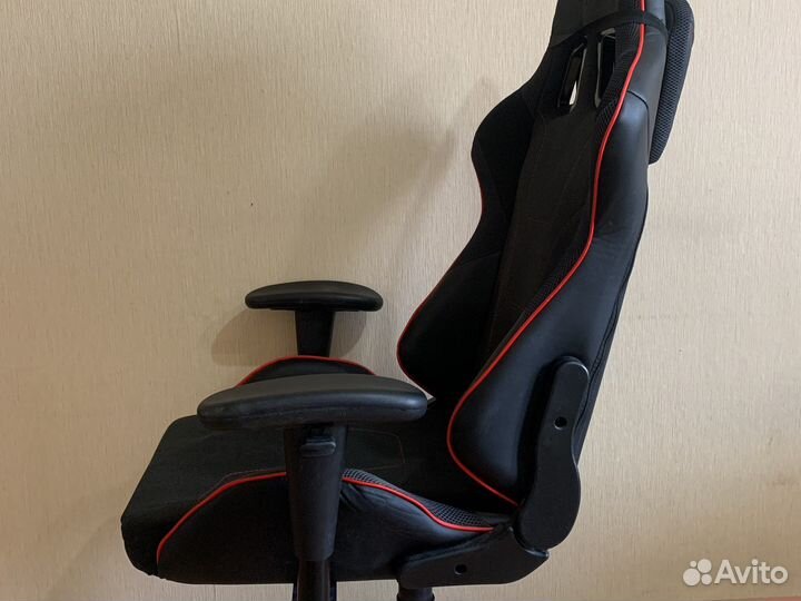 Игровое компьютерное кресло Bloody GC-400