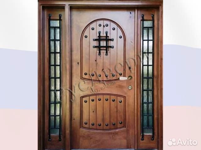 Парадная металлическая дверь для загородного дома